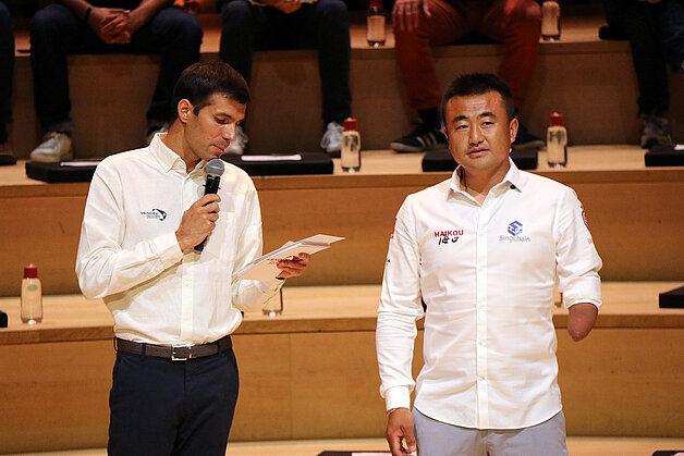 Jingkun Xu lors de la conférence de presse