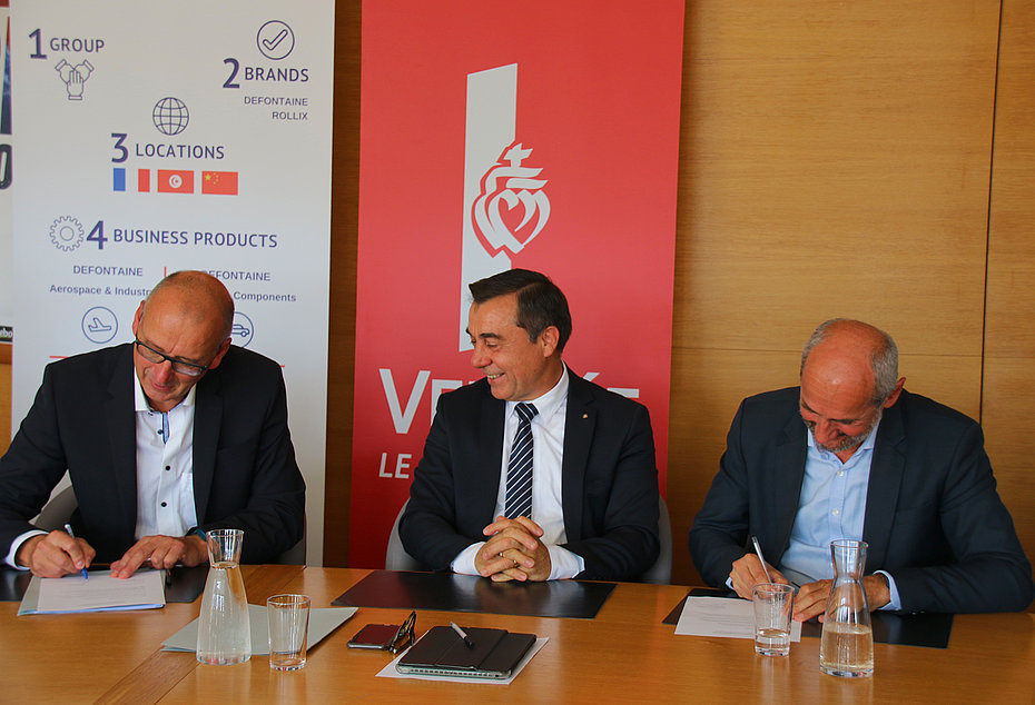 Le 10 octobre, signature du contrat entre Rollix et Siemens Gamesa Renewable Energy en présence d'Alain Leboeuf