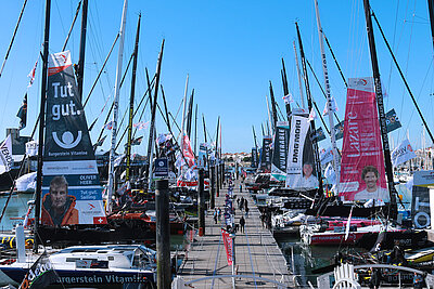 La visite des pontons du Vendée Globe