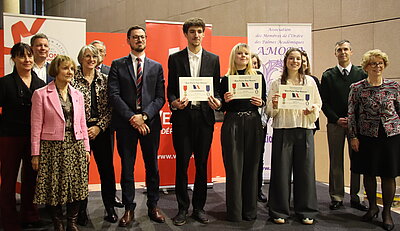 Les lauréats de l'édition 2025 entourés des membres du jury. Les lauréats de l'édition 2025 entourés des membres du jury.